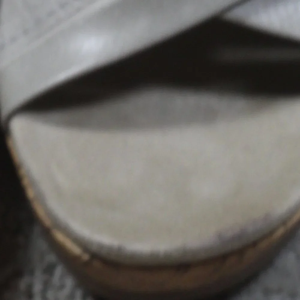 Wear Ever Size 8 Light Grey Floral Embossed Slide On 3